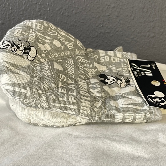 Tokyo Disney Oven Mitt - Picture 5 of 5